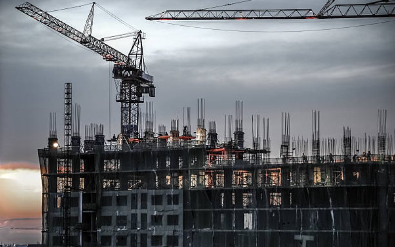 Mr & Mrs Construction