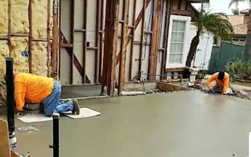 Ash builders — Construction company in Thornton